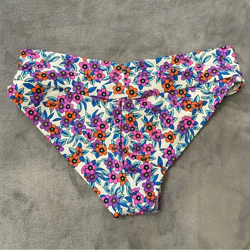 New! Frankie’s Bikinis Nick Bikini bottoms flower farm 24410
